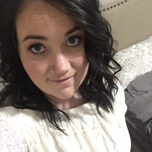 Meet your Posher, Erica - Picture 1 of 1